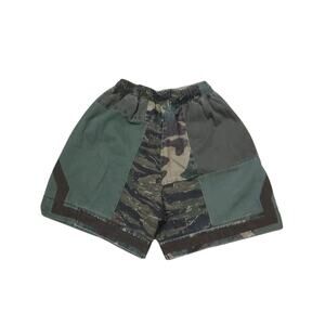 Undefeated Union NYC Heavyweight The Desert Patchwork Camoflauge Shorts M